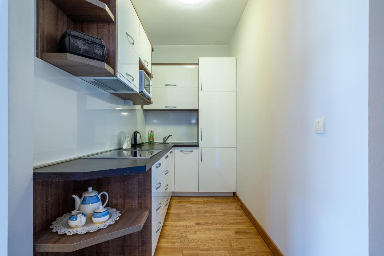 Sea View Apartments In บุดวา ภายนอก รูปภาพ