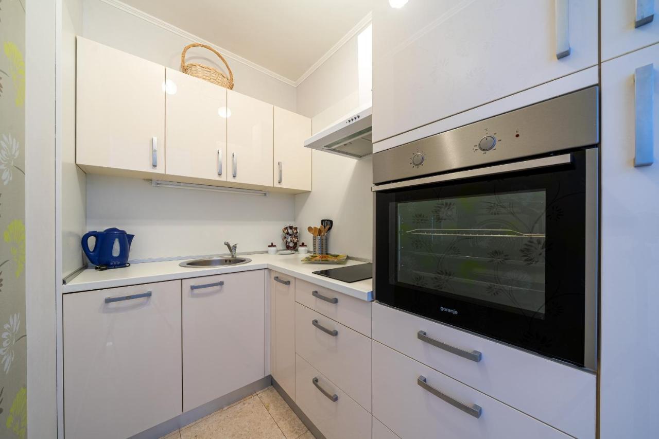 Sea View Apartments In บุดวา ภายนอก รูปภาพ