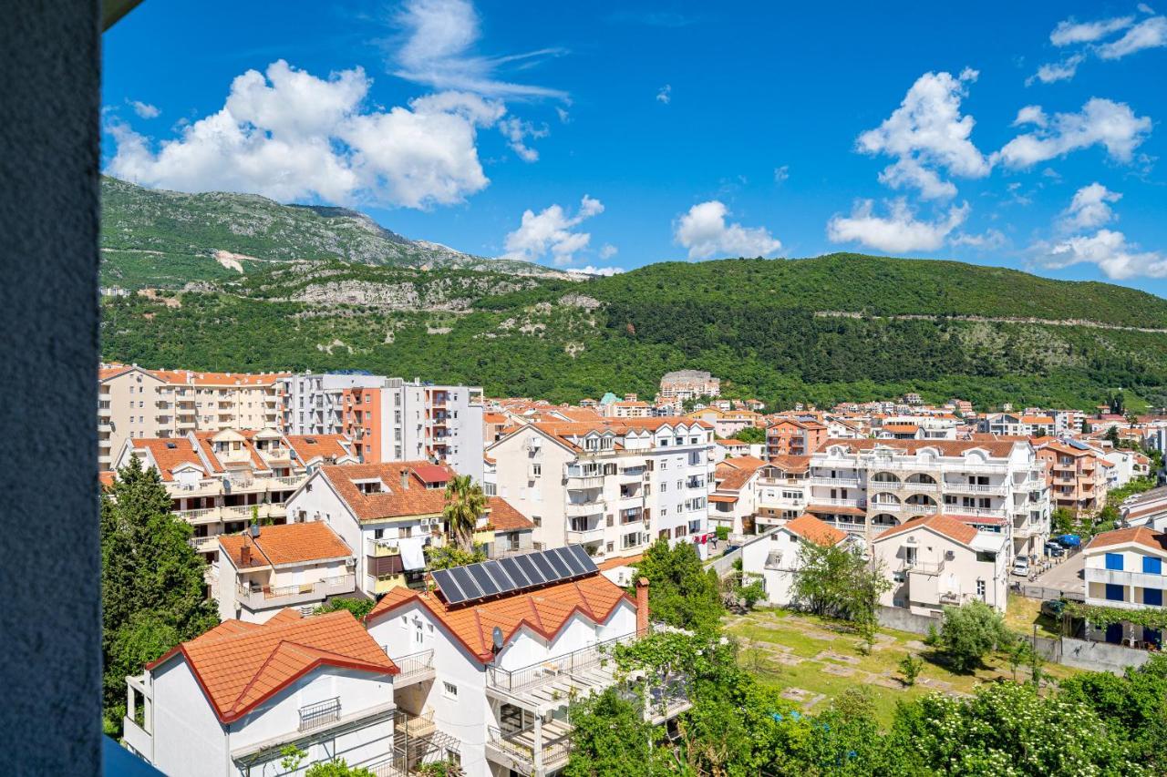 Sea View Apartments In บุดวา ภายนอก รูปภาพ