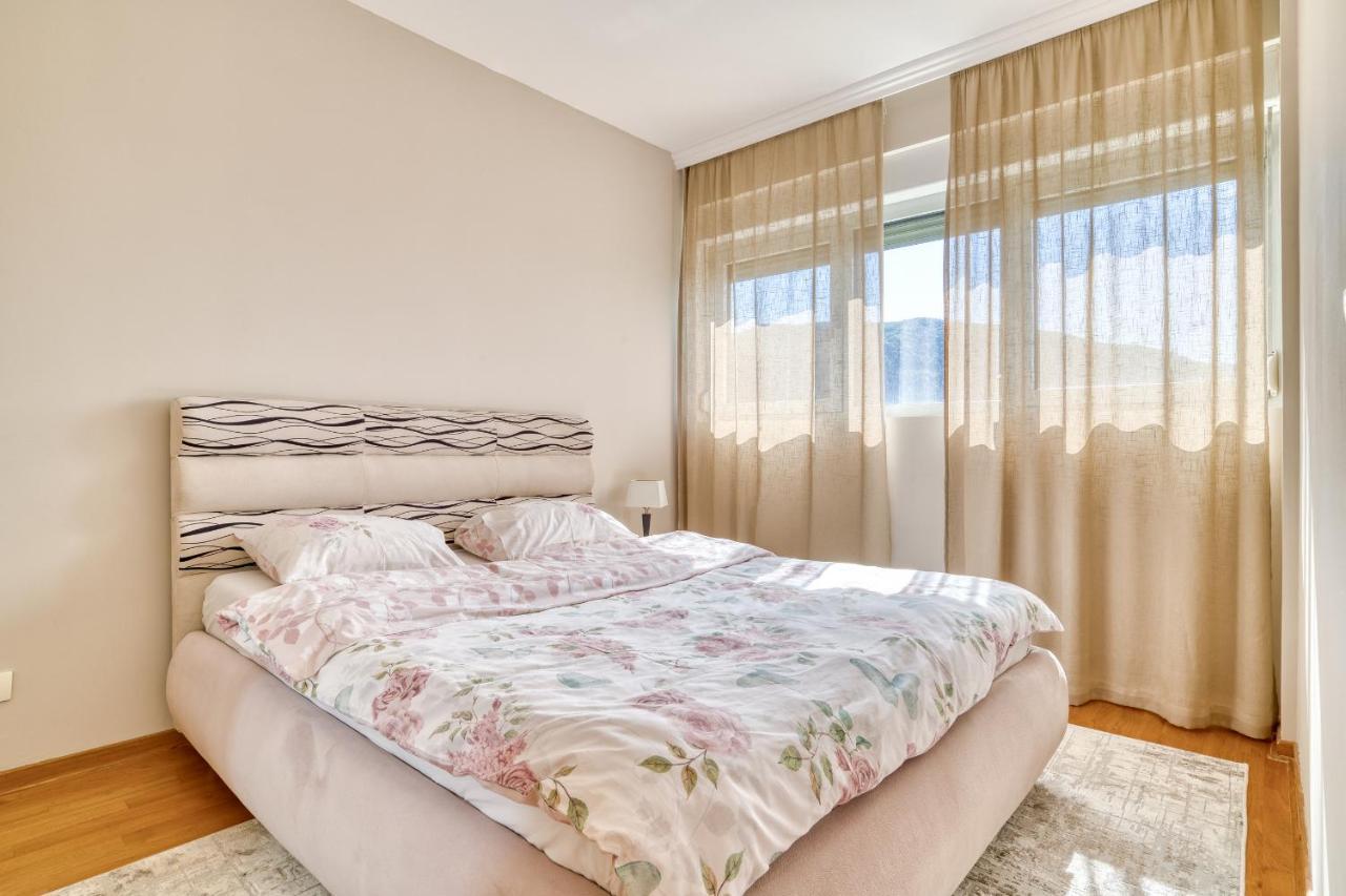 Sea View Apartments In บุดวา ภายนอก รูปภาพ