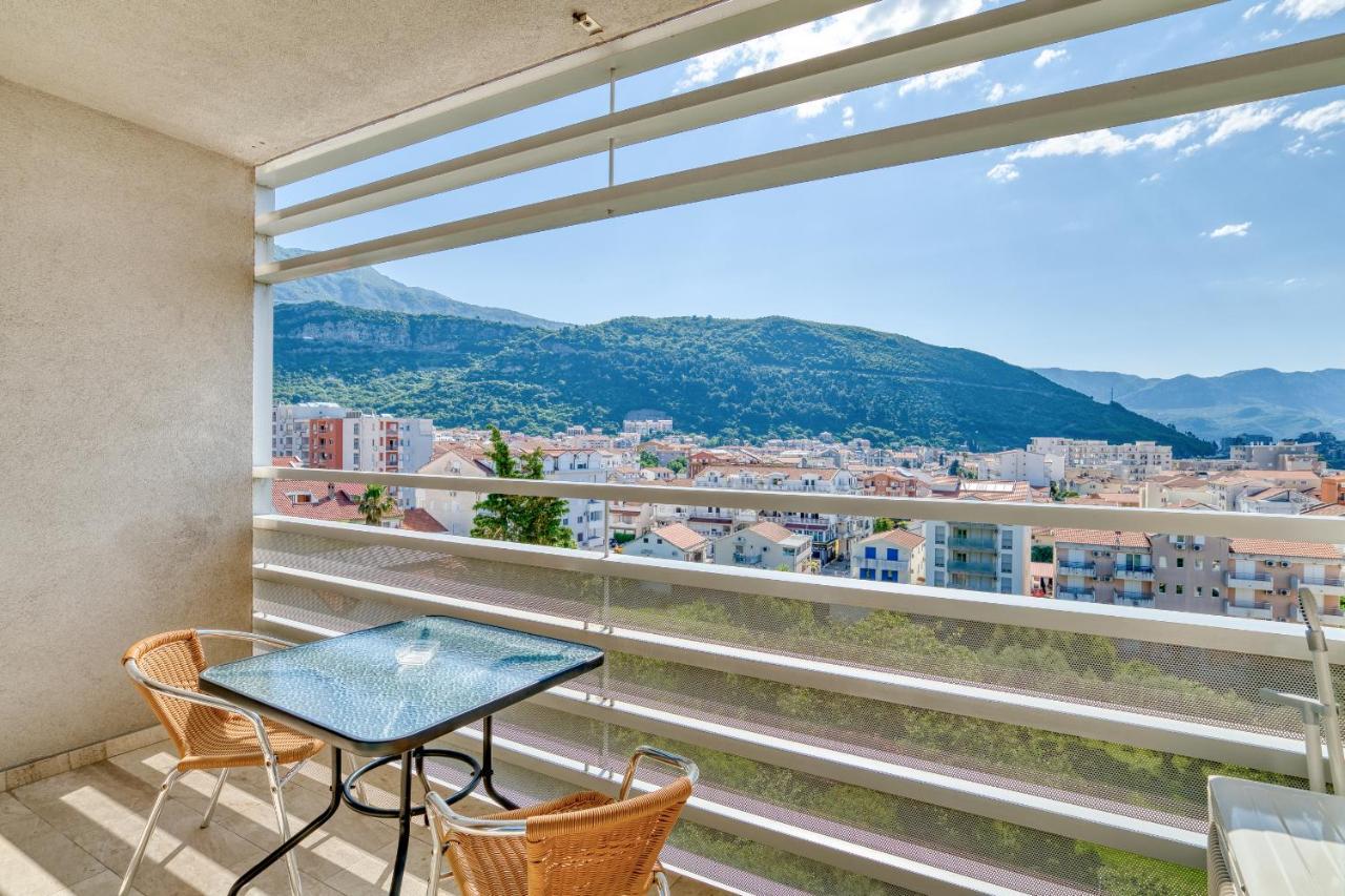 Sea View Apartments In บุดวา ภายนอก รูปภาพ