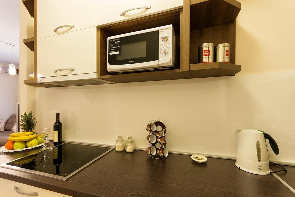 Sea View Apartments In บุดวา ภายนอก รูปภาพ